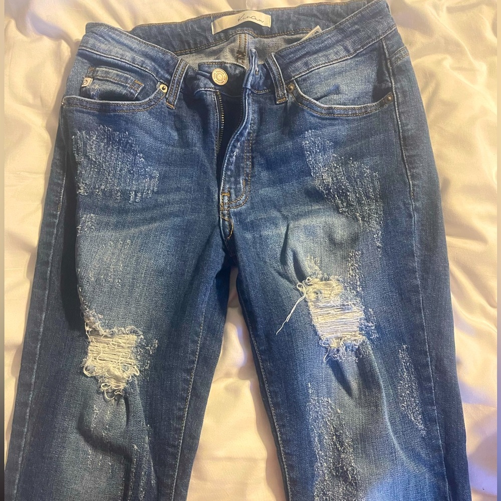 KanCan distressed jeans! Like new!